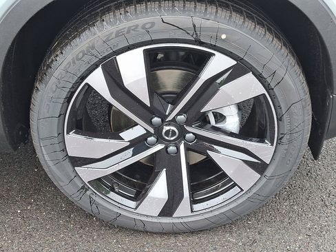 New 2025 Volvo XC40 B5 Plus w/ Protection Package Premier image 7