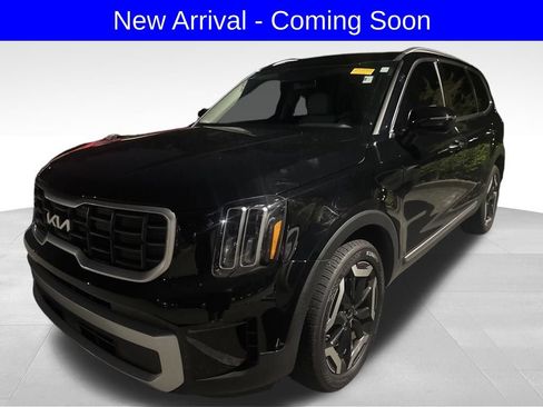 Used 2025 Kia Telluride S FWD image 2