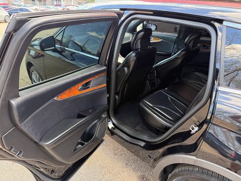 Used 2013 Lincoln MKX AWD image 11