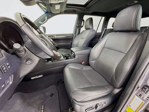 Used 2023 Lexus GX 460 Luxury w/ Sport Design Package AWD/4WD image 5