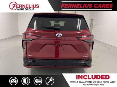 Used 2021 Toyota Sienna XSE AWD/4WD image 7