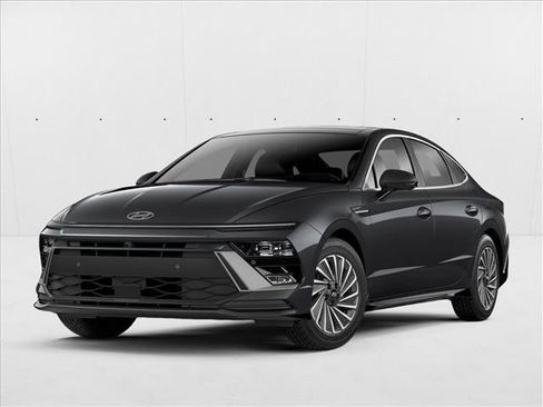 Used 2025 Hyundai Sonata Limited FWD image 1