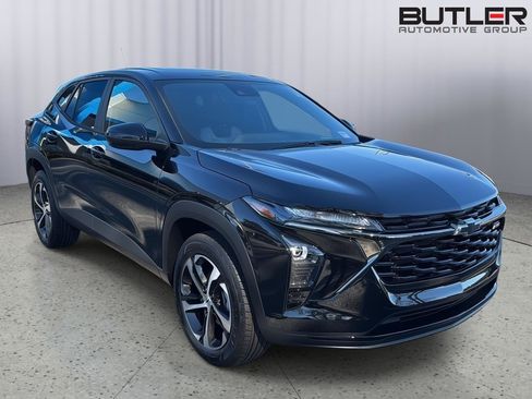 New 2026 Chevrolet Trax RS w/ Sunroof Package image 6