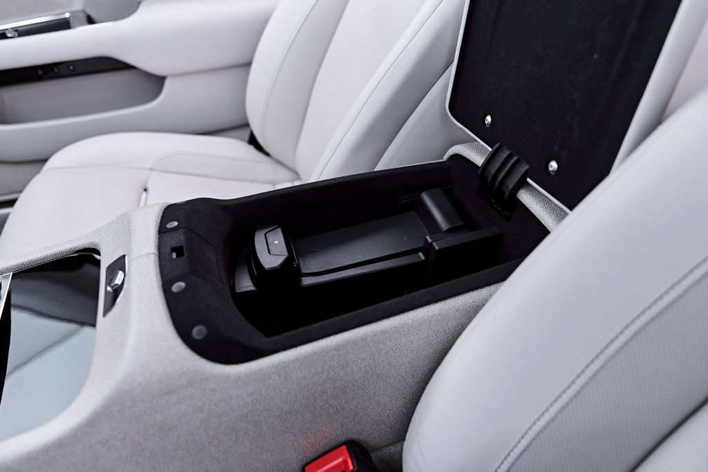 Used 2014 Rolls-Royce Wraith RWD image 74