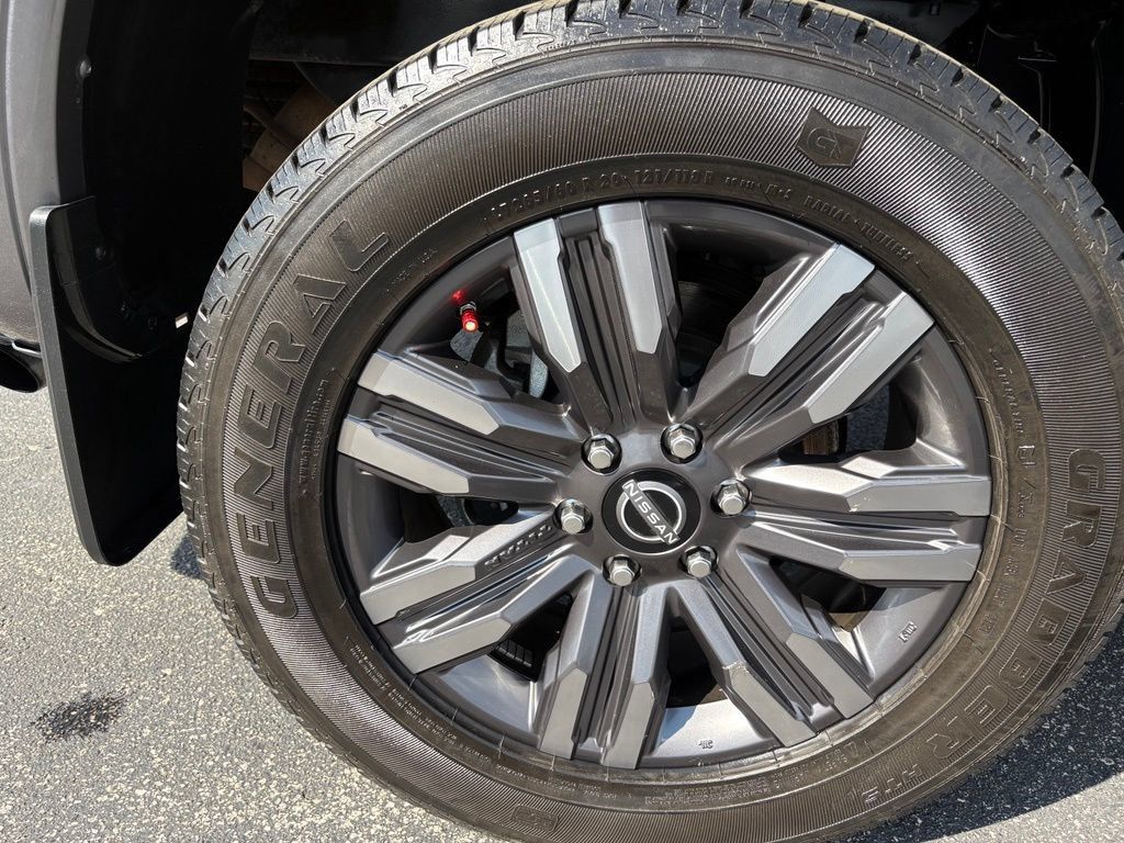 Used 2023 Nissan Titan Platinum Reserve AWD/4WD image 11