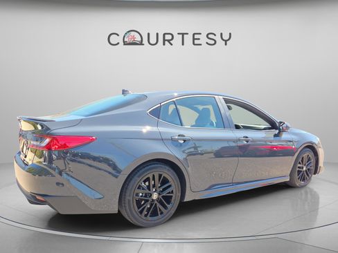 Certified 2025 Toyota Camry SE image 5