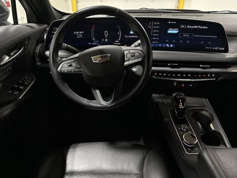 Used 2024 Cadillac XT4 Premium Luxury FWD image 11