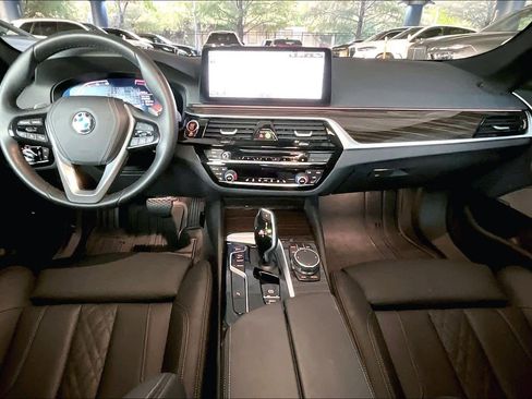 Certified 2023 BMW 530i xDrive w/ Premium Package image 15