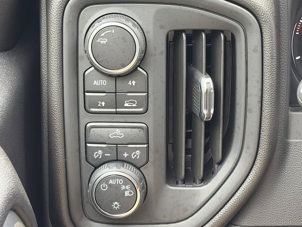 Certified 2025 Chevrolet Silverado 1500 Custom w/ Turbomax Blackout Package AWD/4WD image 11