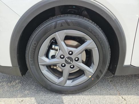 Used 2025 Kia K4 FWD image 27