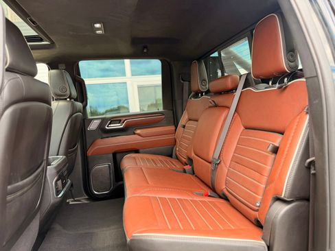 Used 2024 GMC Sierra 2500 Denali Ultimate w/ Max Trailering Package AWD/4WD image 32