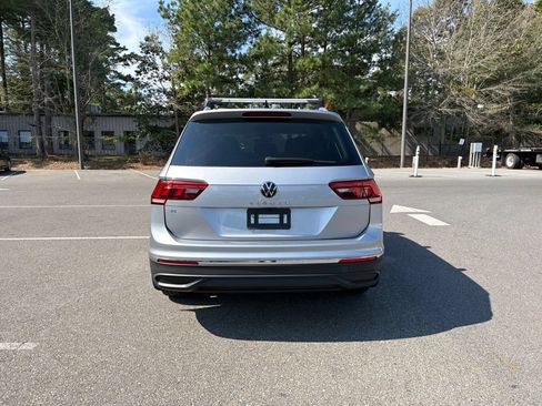 Used 2023 Volkswagen Tiguan SE FWD image 6