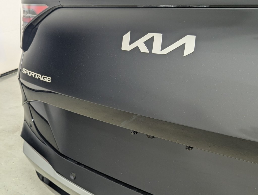 New 2026 Kia Sportage SX FWD image 8