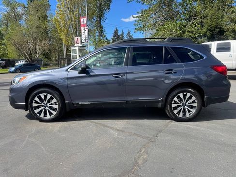 Used 2015 Subaru Outback 3.6R Limited image 2