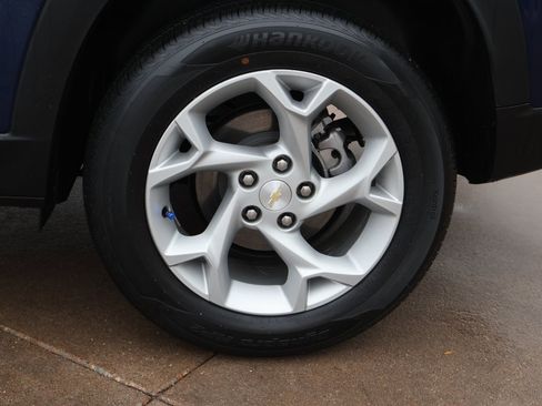 Used 2024 Chevrolet Trax LS w/ LS Convenience Package image 41