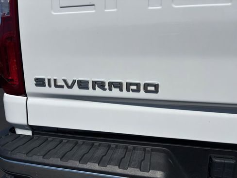 Used 2024 Chevrolet Silverado 2500 LTZ w/ LTZ Convenience Package image 31