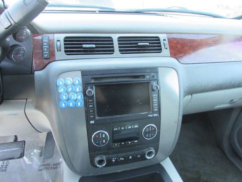 Used 2010 GMC Yukon XL SLT image 26