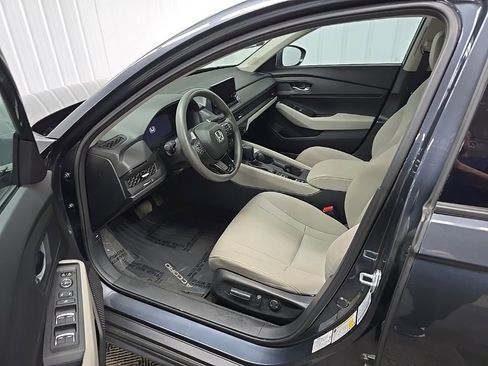 Used 2023 Honda Accord EX image 29