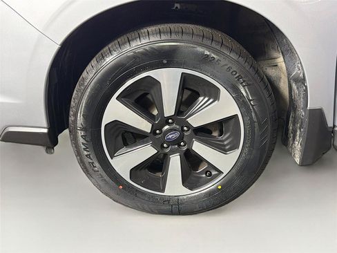 Used 2018 Subaru Forester 2.5i Premium AWD/4WD image 32