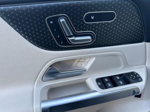 Certified 2025 Mercedes-Benz GLB 250 image 11