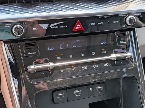 Certified 2024 Kia Carnival SX Prestige FWD image 21