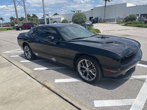Used 2021 Dodge Challenger SXT w/ Plus Package image 7