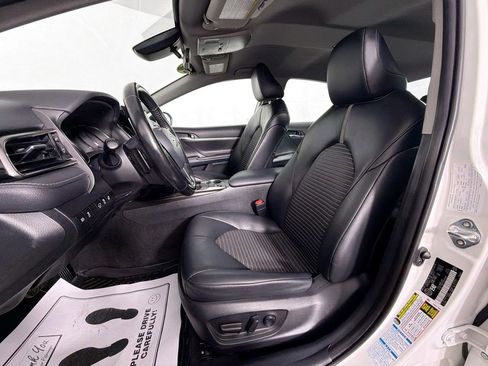 Used 2022 Toyota Camry SE image 19