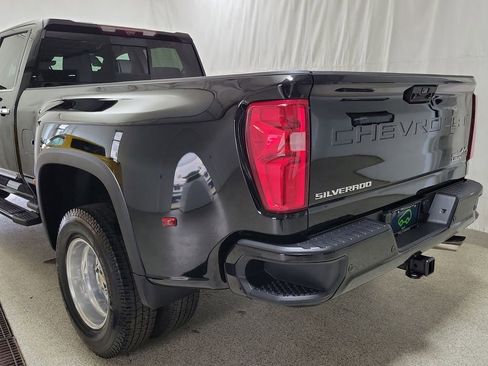 Certified 2024 Chevrolet Silverado 3500 High Country w/ High Country Premium Package AWD/4WD image 6