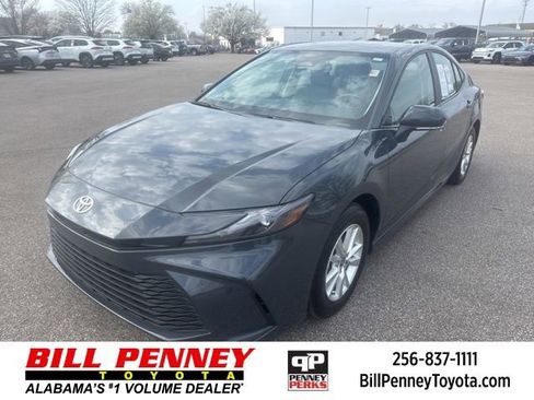 Used 2025 Toyota Camry LE image 1
