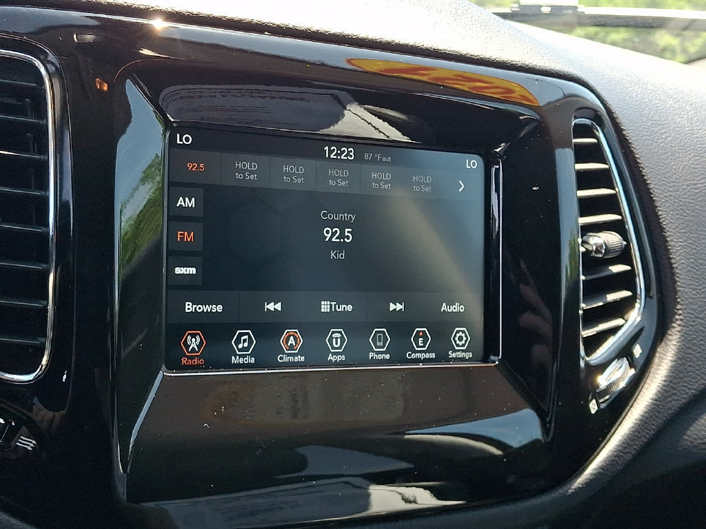 Used 2021 Jeep Compass Latitude w/ Sun and Sound Group AWD/4WD image 24