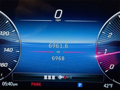 Certified 2025 Mercedes-Benz GLB 250 4MATIC image 12