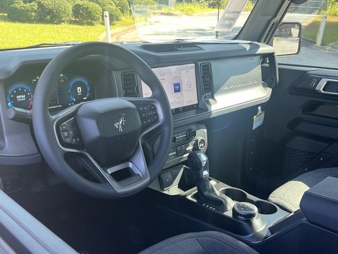 New 2026 Ford Bronco 2-Door AWD/4WD image 2