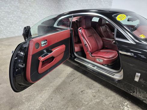 Used 2015 Rolls-Royce Wraith image 45