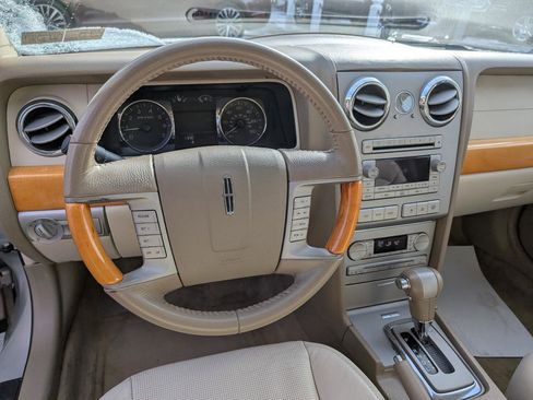 Used 2009 Lincoln MKZ image 14