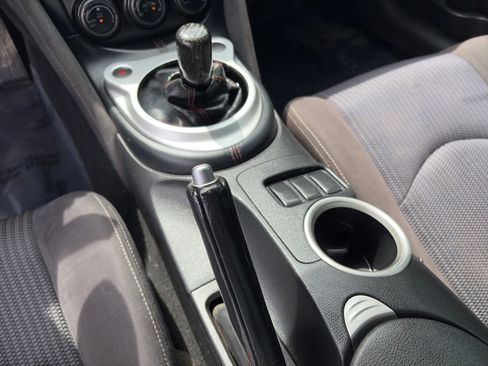 Used 2017 Nissan 370Z Coupe RWD image 15