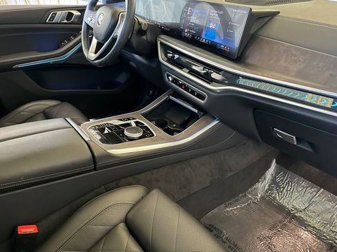 Used 2024 BMW X5 xDrive40i w/ Premium Package image 16