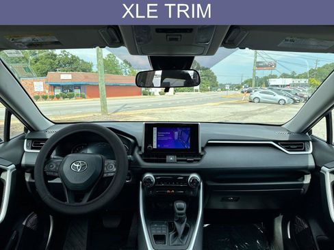 Used 2024 Toyota RAV4 XLE AWD/4WD image 2
