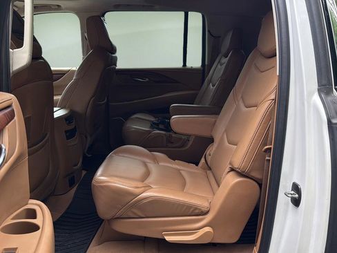 Used 2016 Cadillac Escalade ESV Platinum AWD/4WD image 24