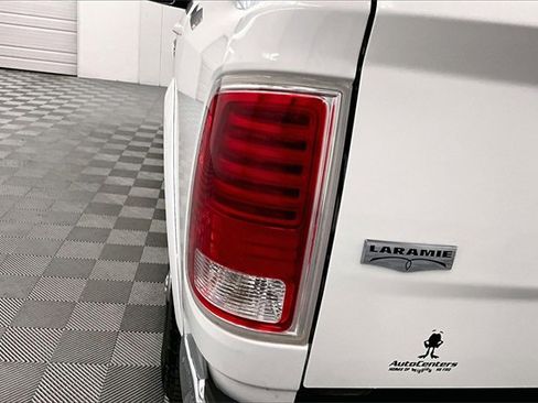 Used 2016 RAM 3500 Laramie image 32