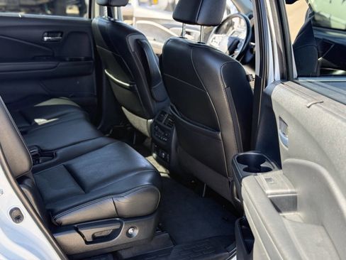 Used 2020 Honda Pilot Touring image 17