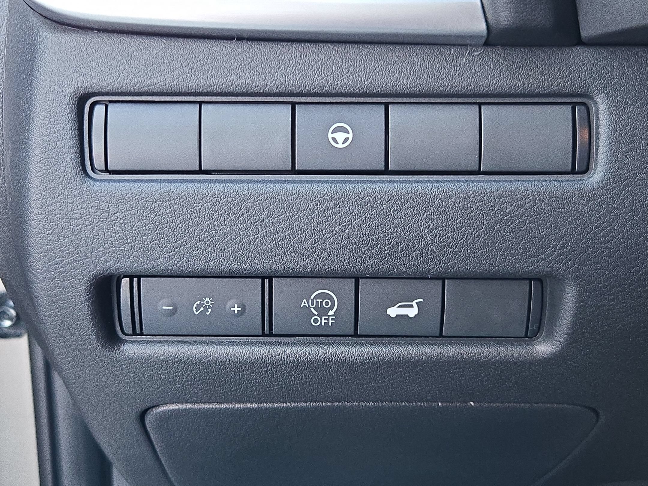 Used 2024 Nissan Rogue SL AWD/4WD image 25