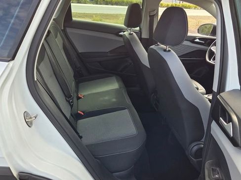 Used 2022 Volkswagen Taos S image 16