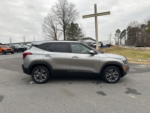 Certified 2024 Kia Seltos LX image 4