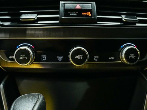 Used 2018 Honda Accord LX image 13