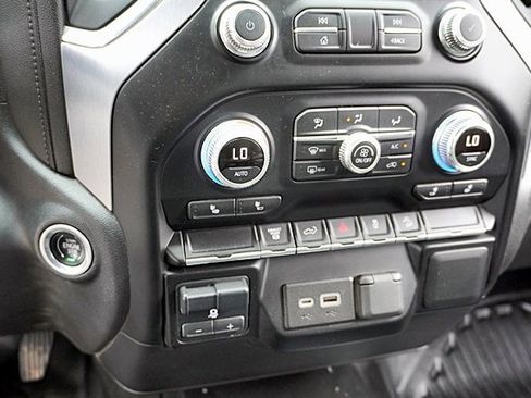 Used 2023 GMC Sierra 2500 SLE w/ SLE Convenience Package image 32