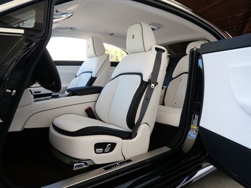 Used 2024 Rolls-Royce Spectre w/ Spectre Launch Package AWD/4WD image 24