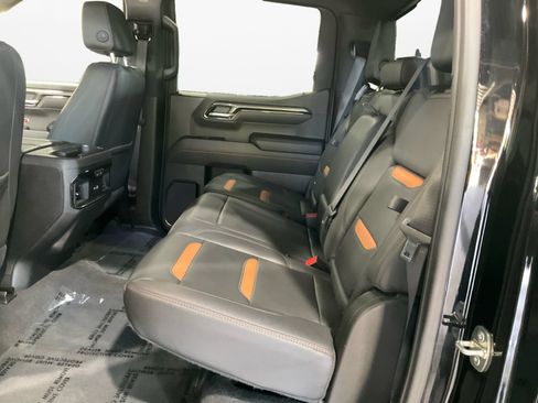 Used 2024 GMC Sierra 1500 AT4 w/ AT4 Preferred Package AWD/4WD image 15