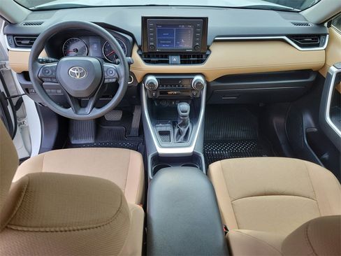 Used 2020 Toyota RAV4 XLE image 21