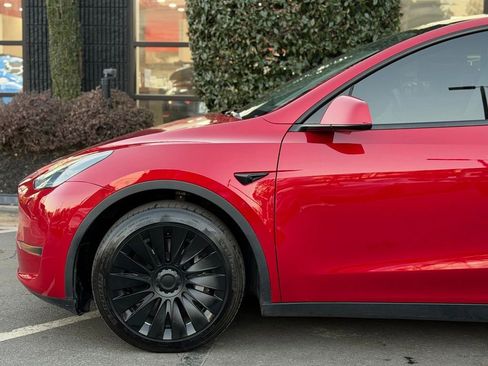 Used 2021 Tesla Model Y Long Range image 4