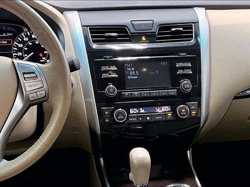 Used 2015 Nissan Altima 2.5 SL w/ Moonroof Package FWD image 7